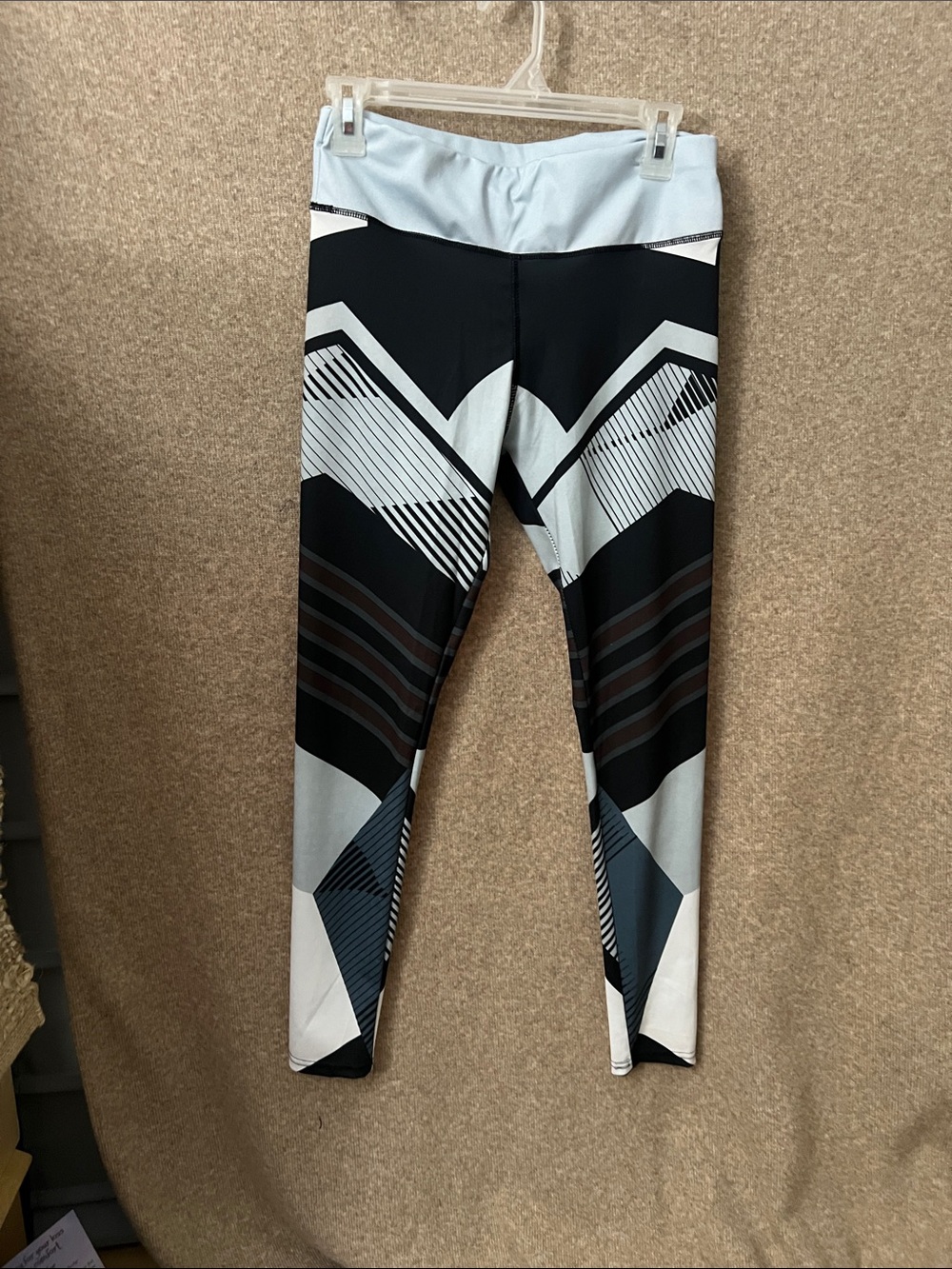 Kids Geometric Active Leggings - Black & Light Gray